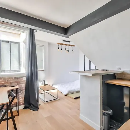 Appartement Charming Studio For 2 In The 8th District Parijs