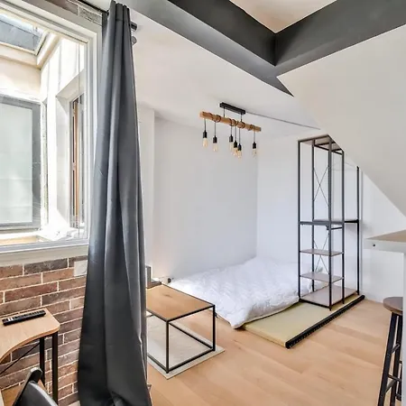 Appartement Charming Studio For 2 In The 8th District *